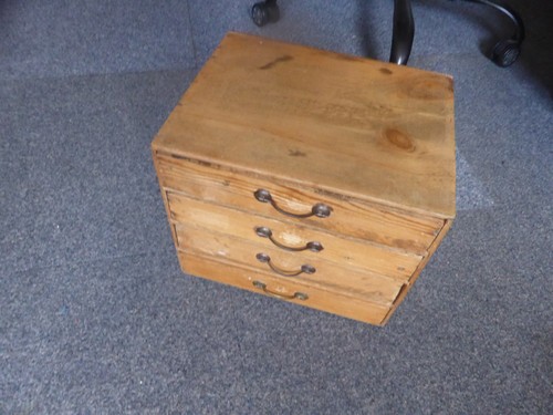 Vintage collectors pine - , chest