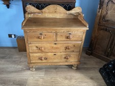 A BEAUTIFUL ANTIQUE VICTORIAN