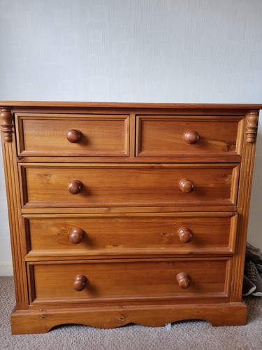 Solid pine chest drawers - of,